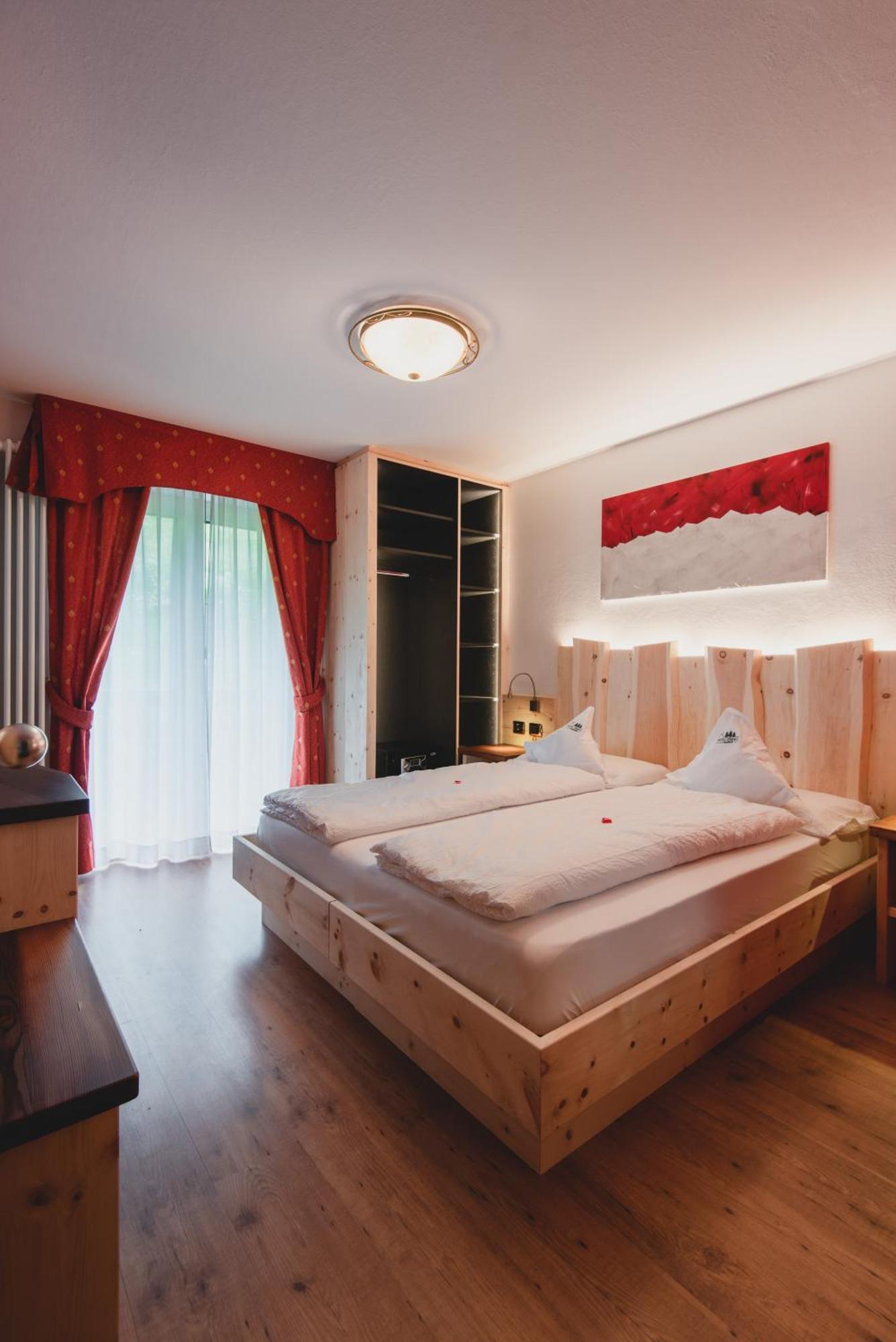 Hotel Zirmes Moena Extérieur photo