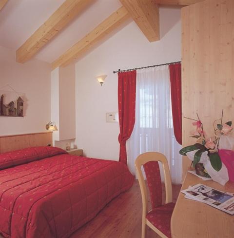 Hotel Zirmes Moena Extérieur photo
