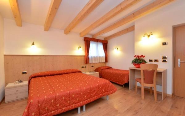 Hotel Zirmes Moena Extérieur photo