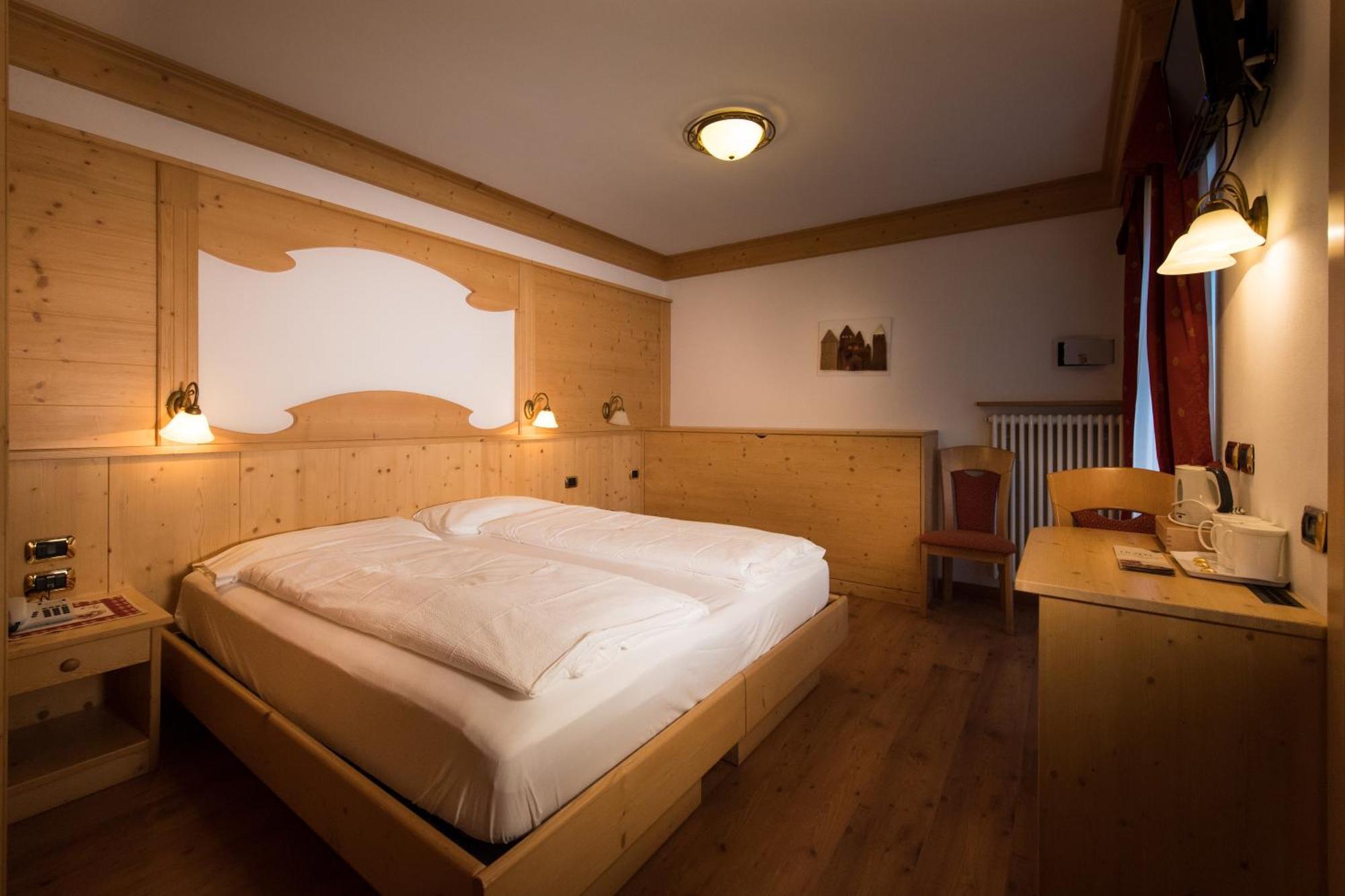 Hotel Zirmes Moena Extérieur photo