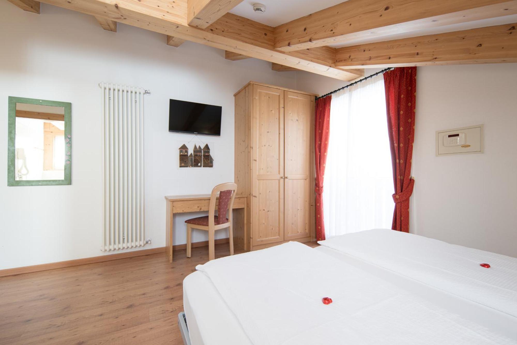 Hotel Zirmes Moena Extérieur photo
