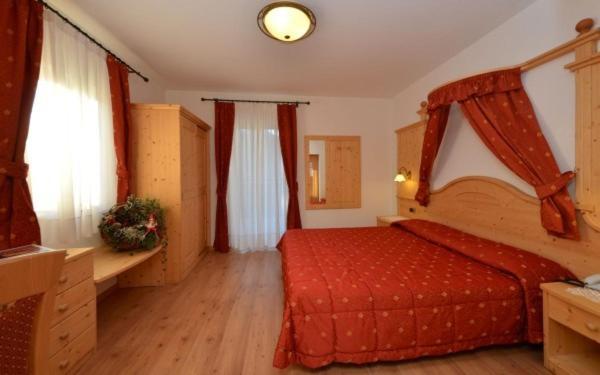 Hotel Zirmes Moena Extérieur photo