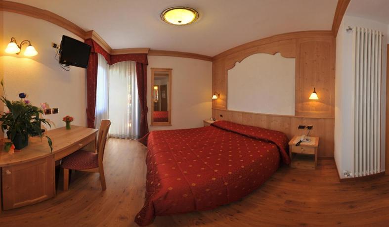 Hotel Zirmes Moena Chambre photo