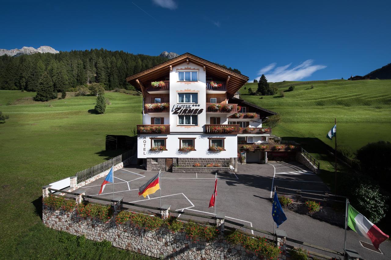 Hotel Zirmes Moena Extérieur photo